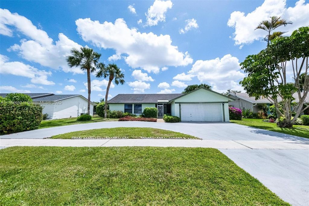 Photo of 19476 Carolina Cir, Boca Raton, FL 33434 (MLS # A11784652)