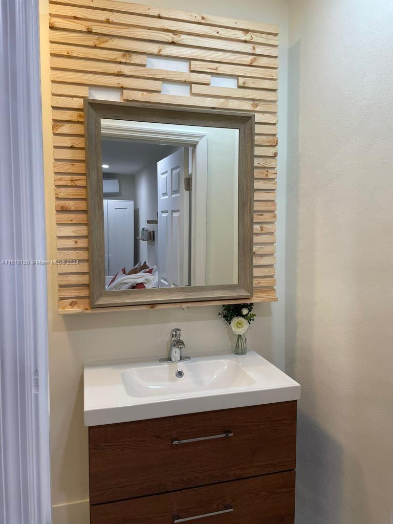 LANDMARK AT DORAL CENTRAL - Residential Lease