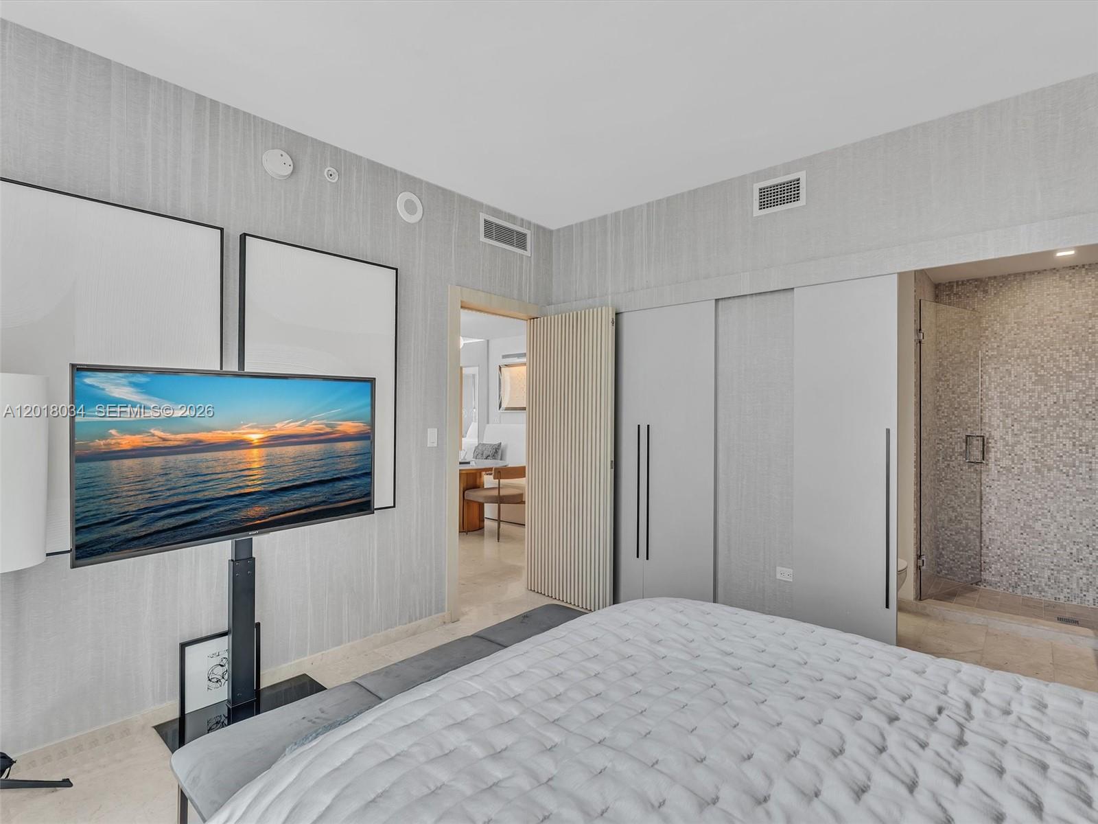RISE CONDO - Residential