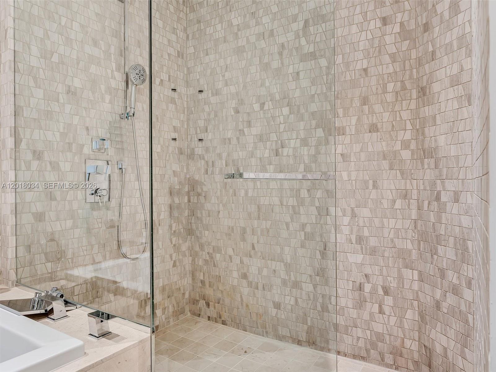 RISE CONDO - Residential