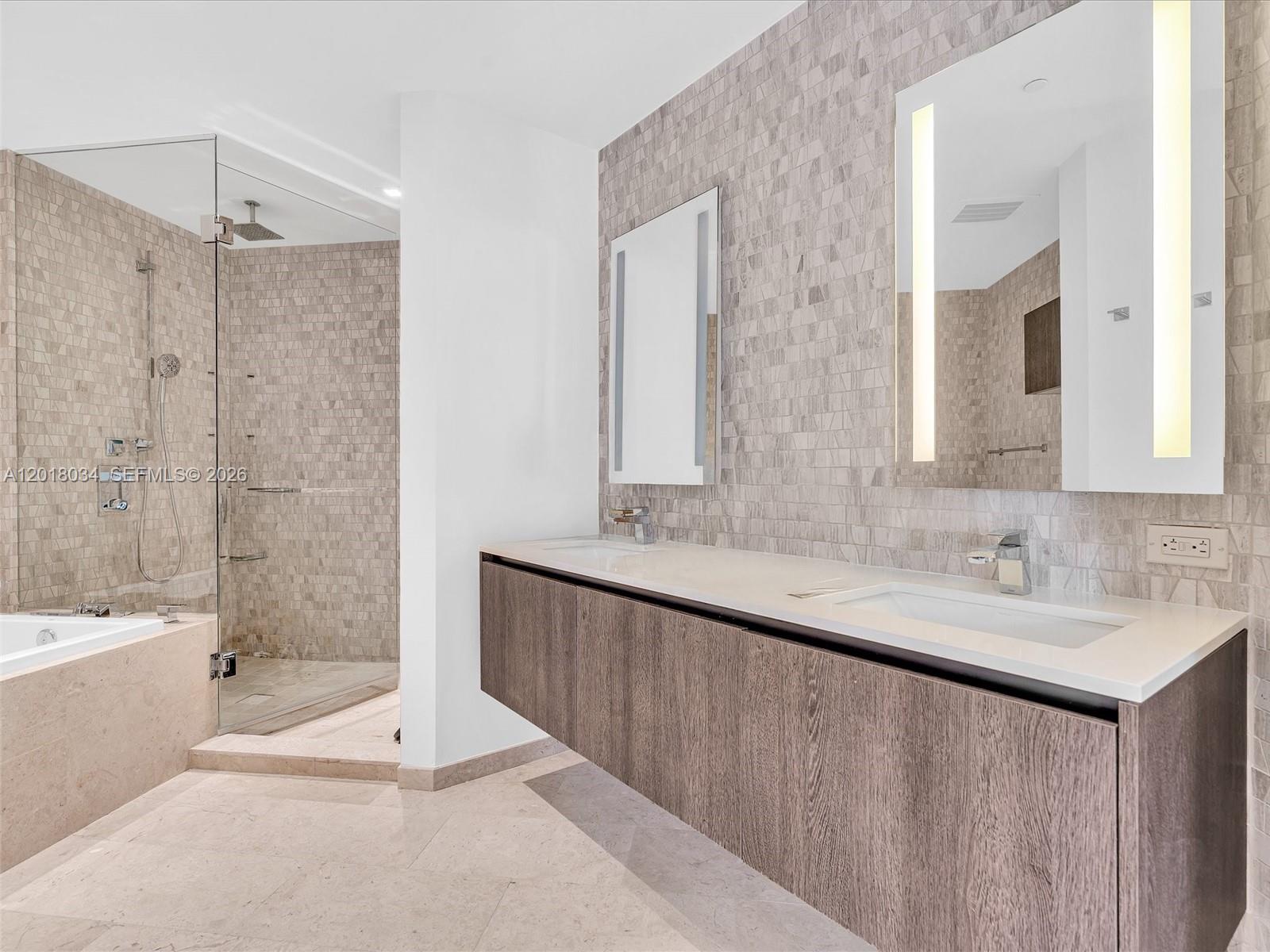 RISE CONDO - Residential