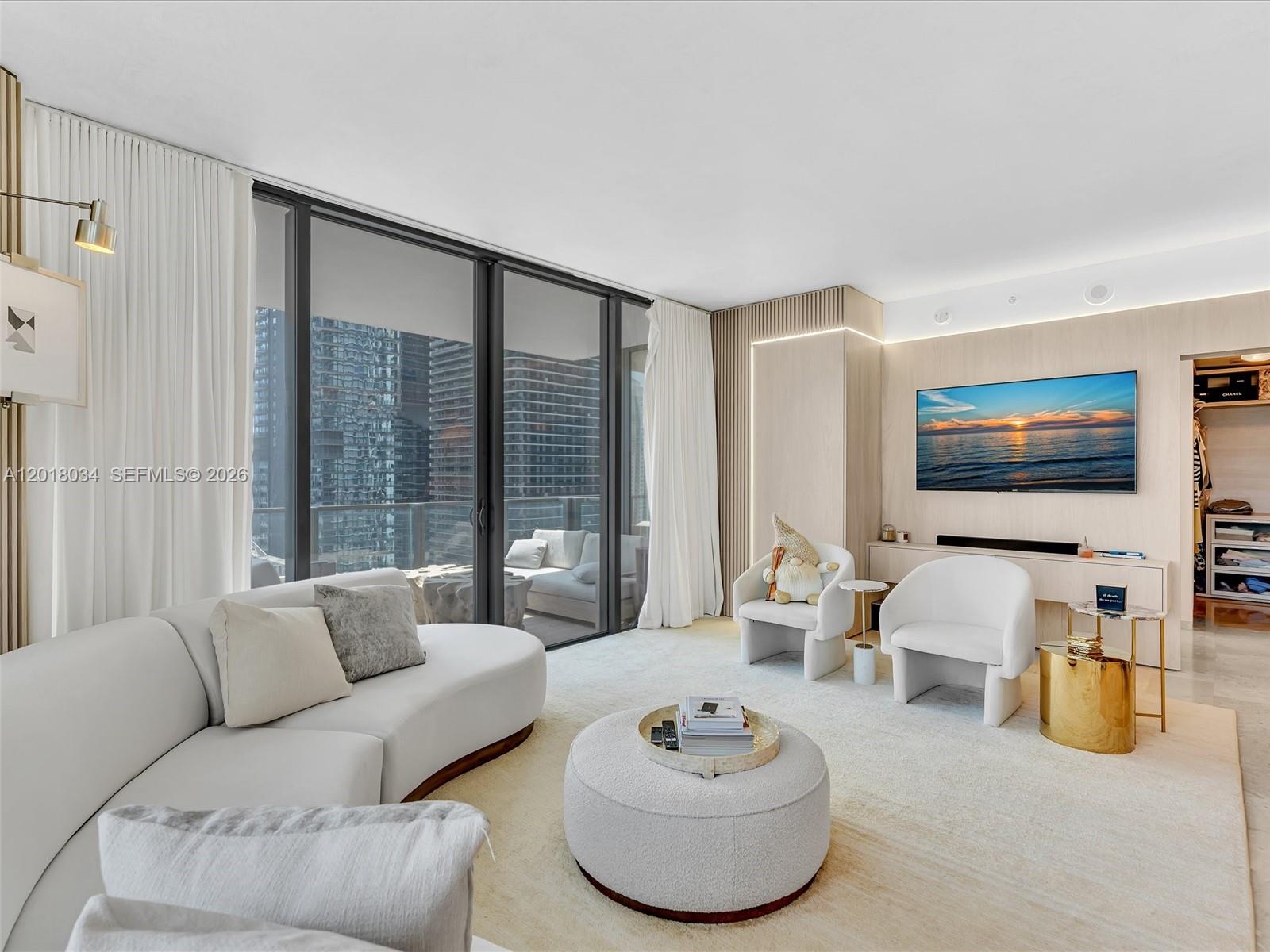 RISE CONDO - Residential
