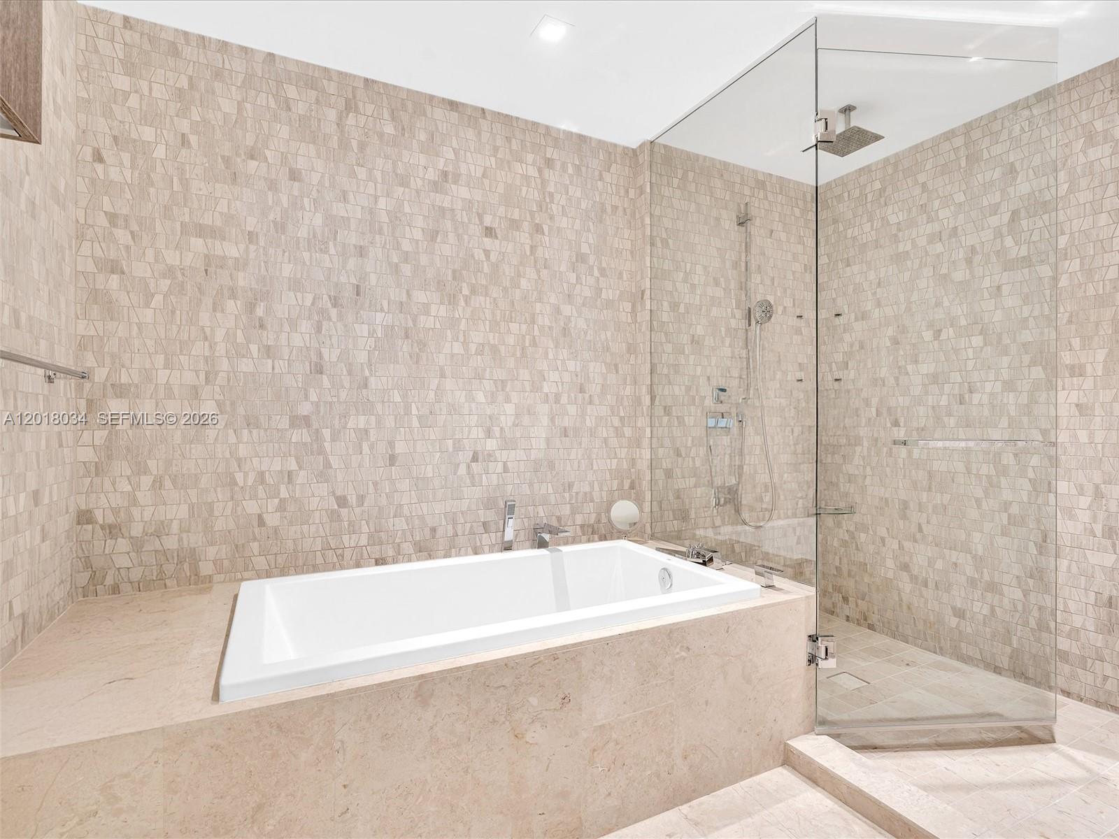 RISE CONDO - Residential