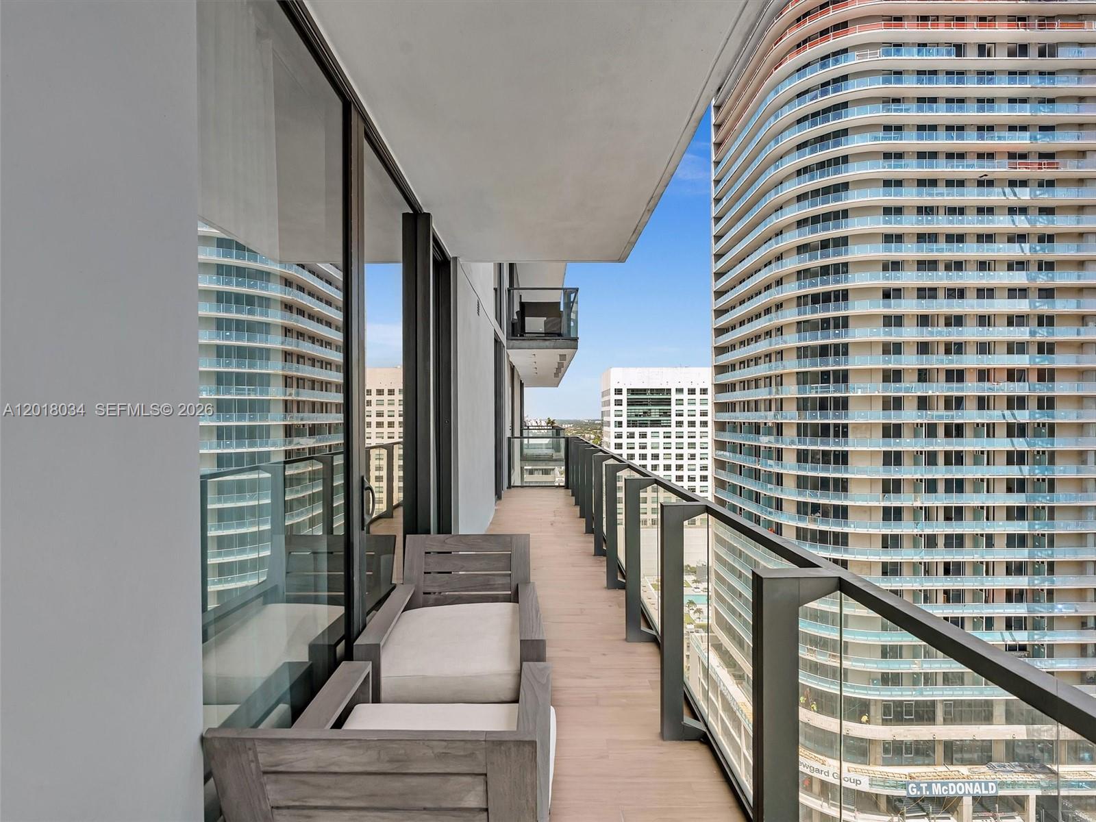 RISE CONDO - Residential