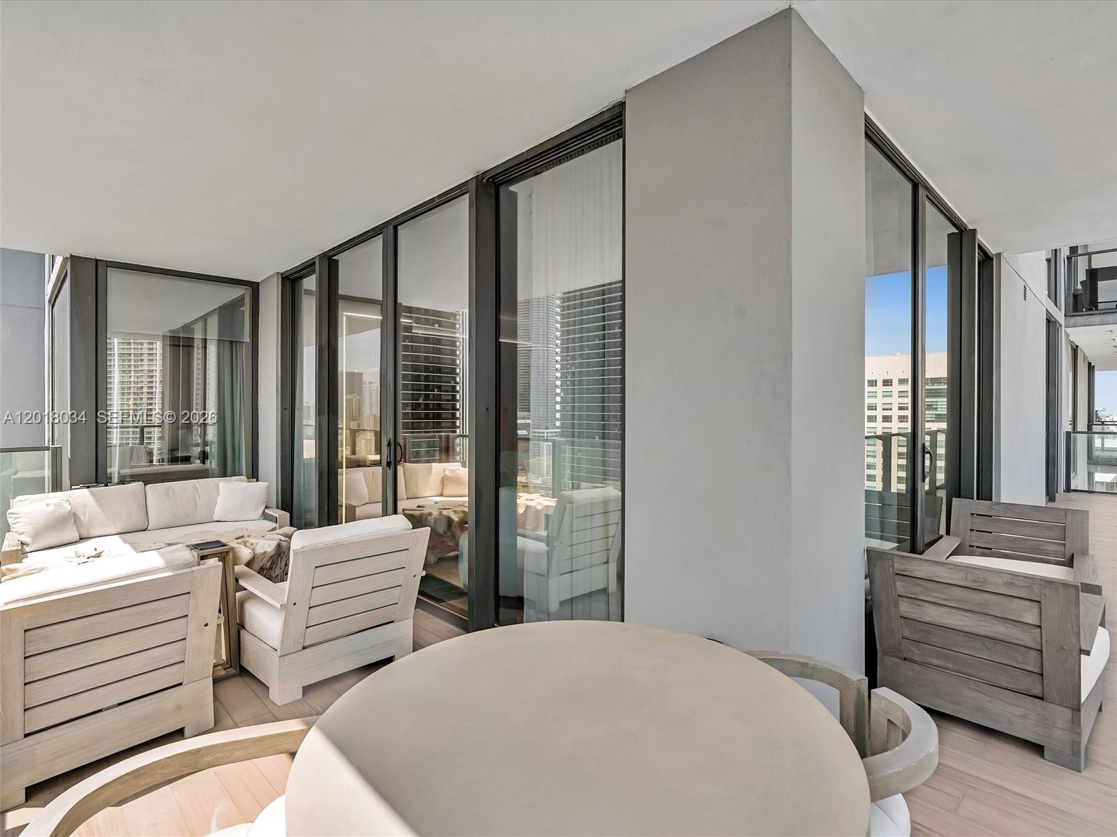 RISE CONDO - Residential
