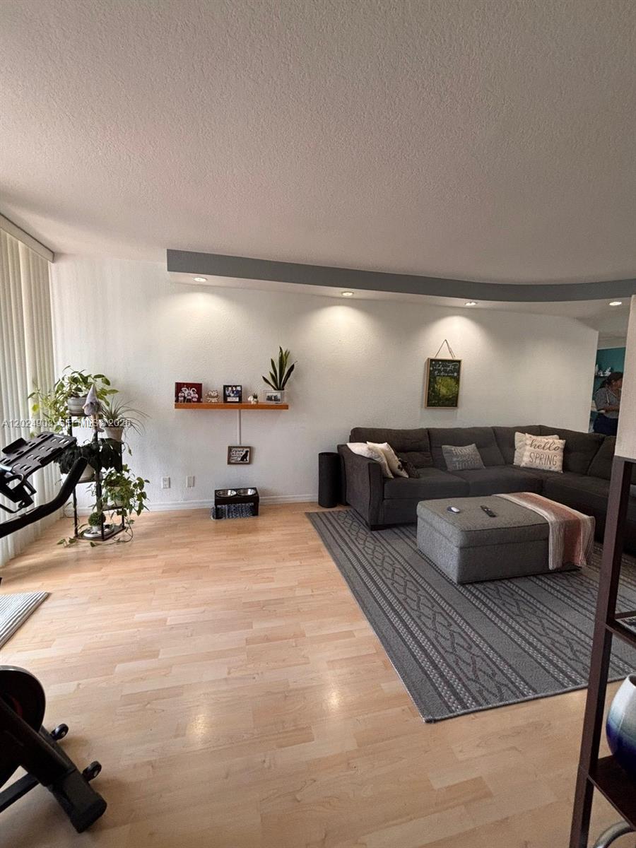 8411 Forest Hills Dr 308