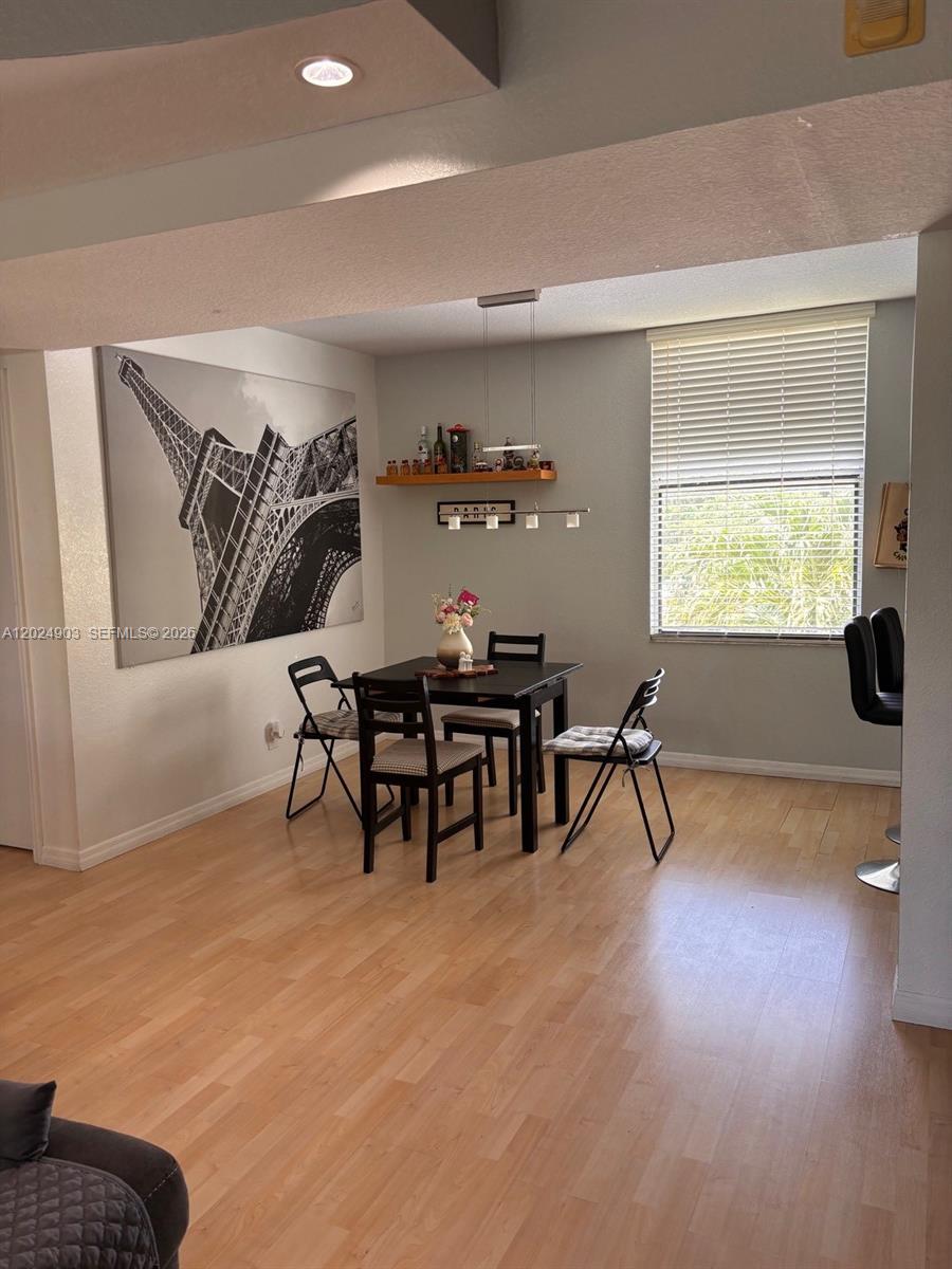 8411 Forest Hills Dr 308
