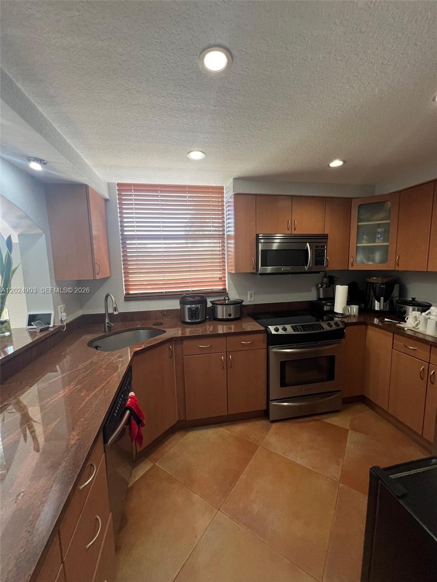 GREENGLADES CONDO I - Residential