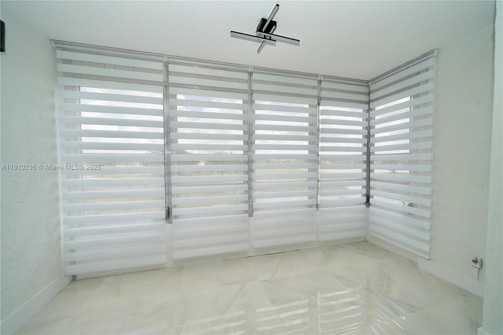 ARAGON PHASE 1A CONDO - Residential Lease