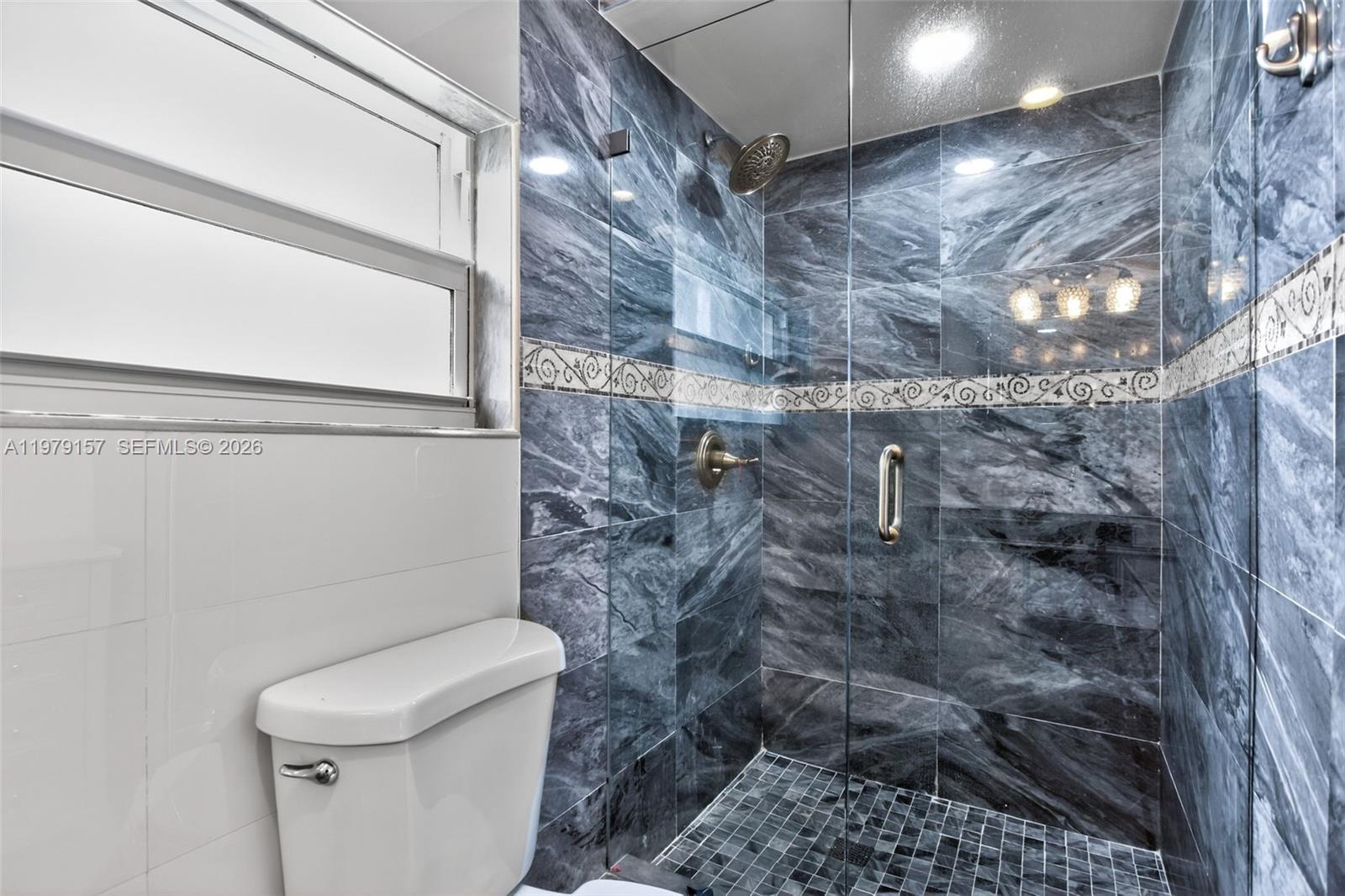 DEERFIELD SHORES - Residential Lease