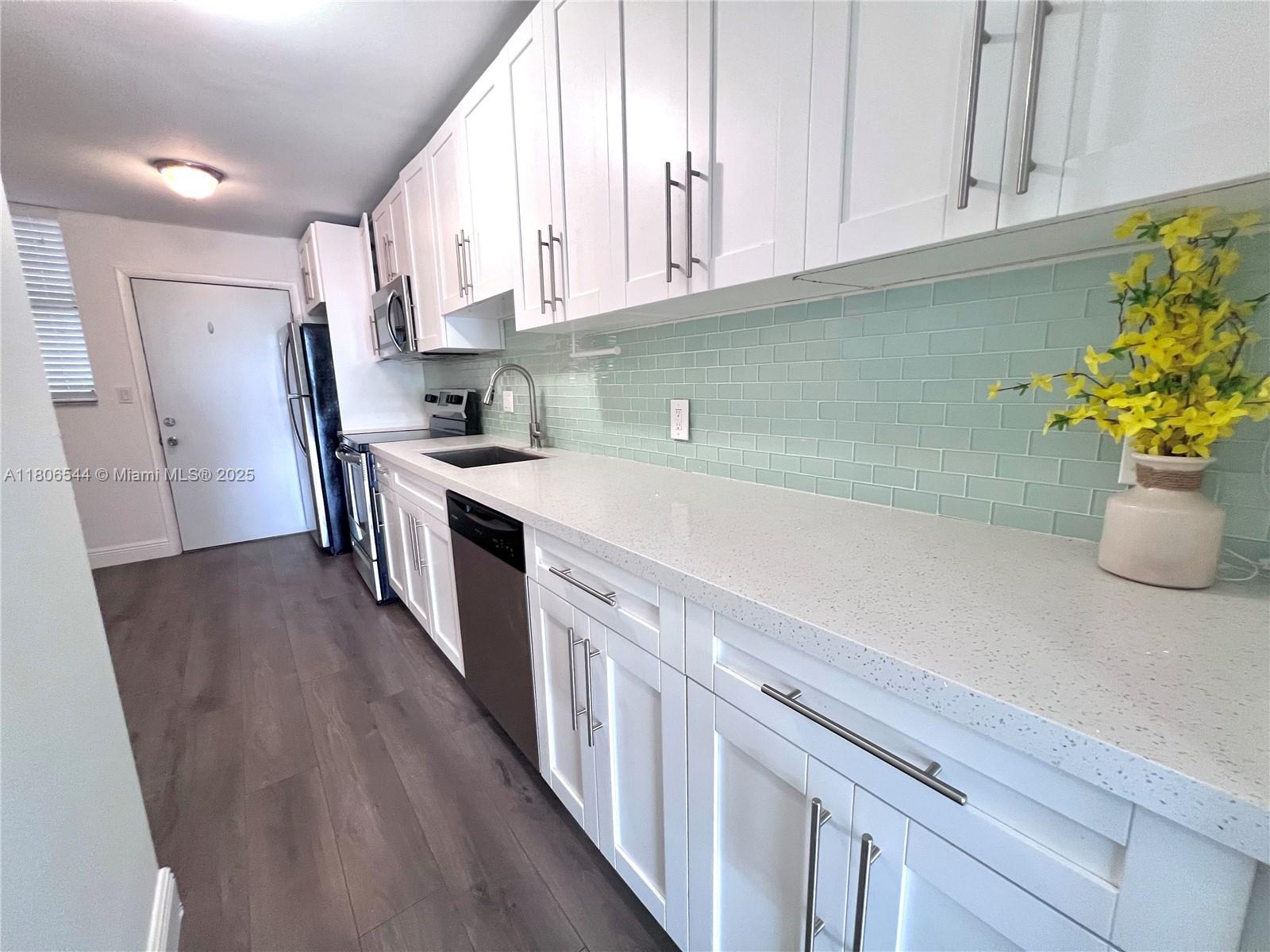 Rental Property at 3660 Ne 166th St 409, North Miami Beach, Miami-Dade County, Florida - Bedrooms: 1 
Bathrooms: 2  - $2,200 MO.