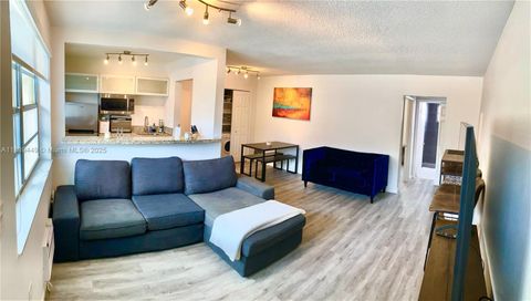 Photo of 734 Meridian Ave #4R, Miami Beach, FL 33139 (MLS # A11889449)