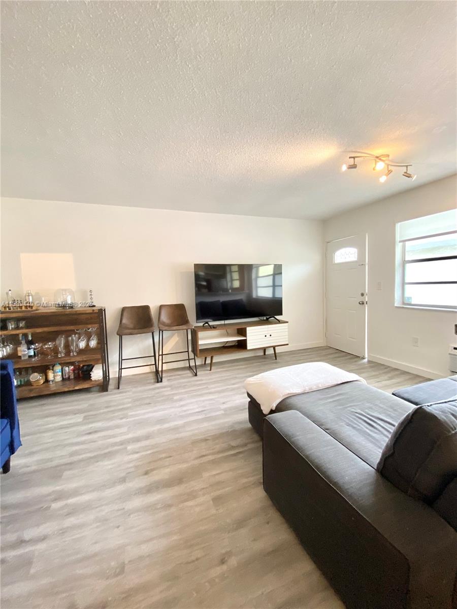 VICTORY CONDO - Residential