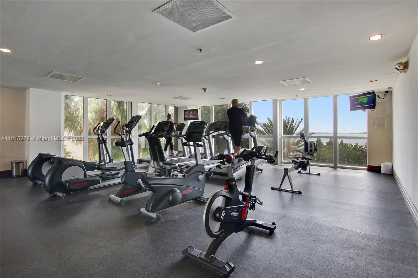 Yacht Club Brickell - Residential Lease