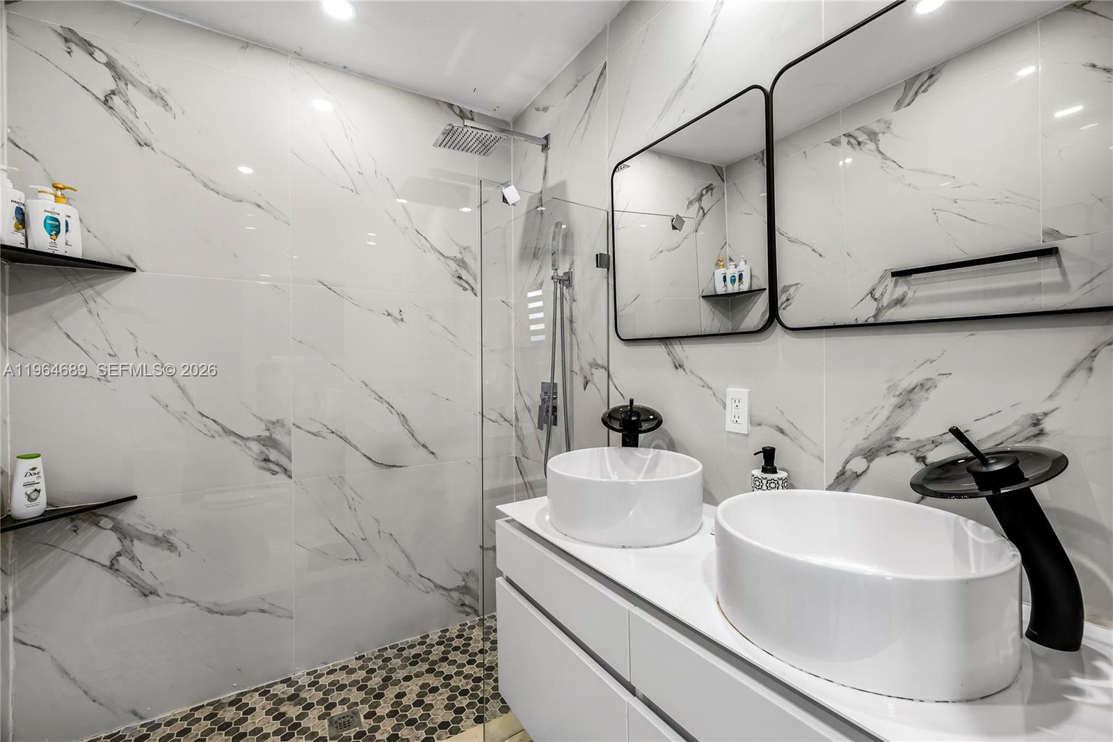 COLUMBIA PARK CORR PL - Residential