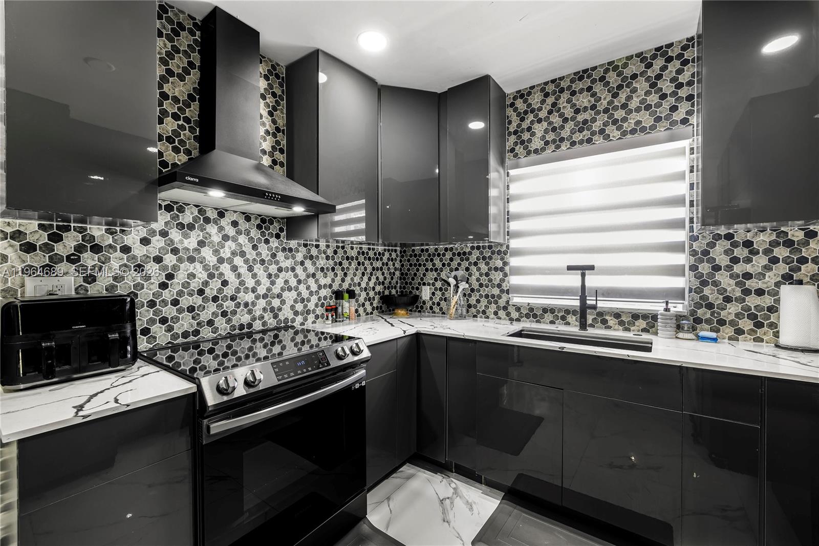 COLUMBIA PARK CORR PL - Residential