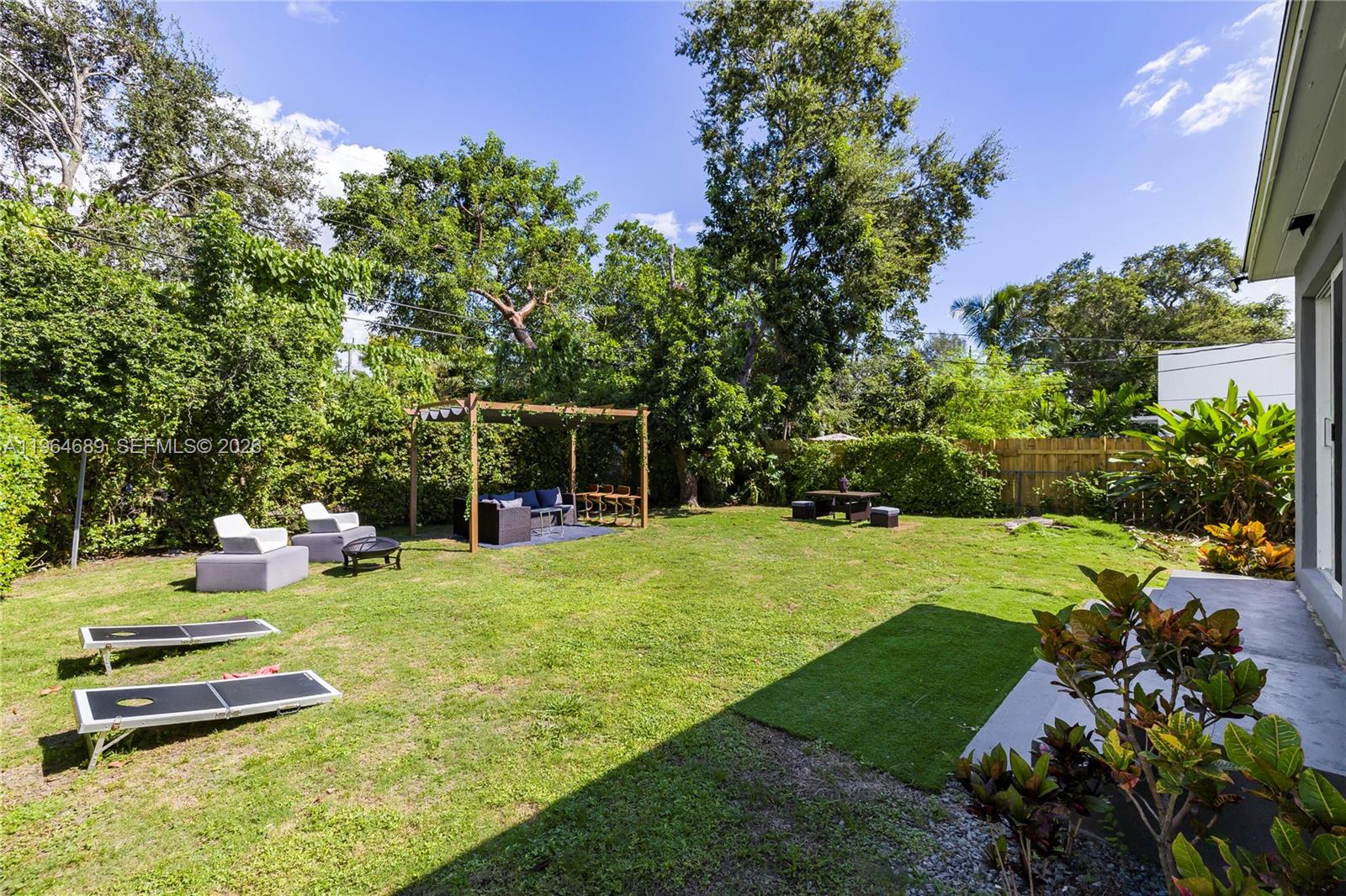 COLUMBIA PARK CORR PL - Residential