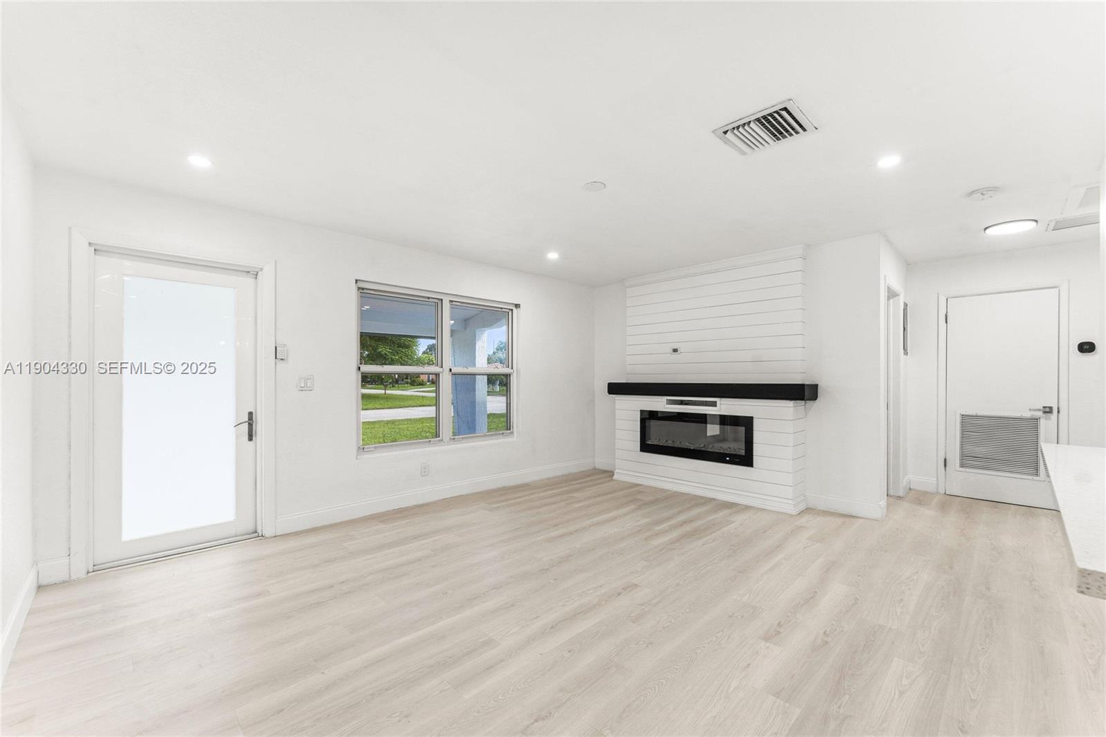 AVON HEIGHTS - Residential