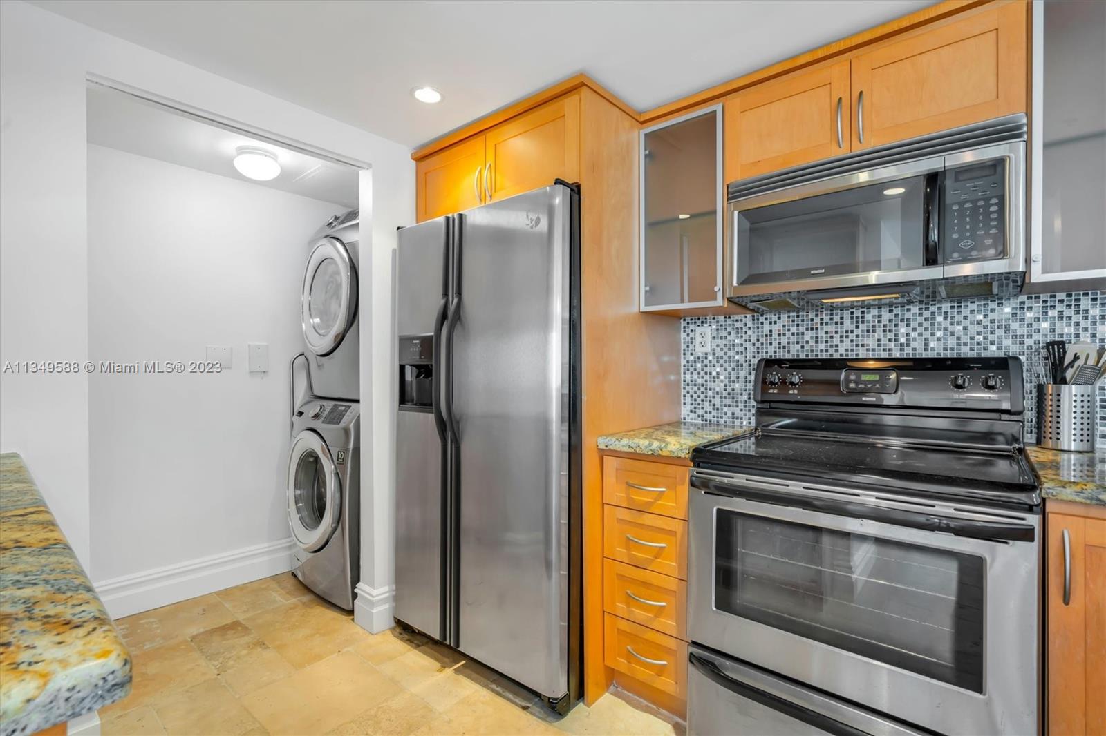 THE FLORIDIAN CONDO - Residential Lease