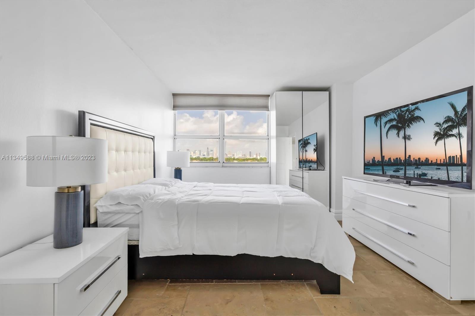 THE FLORIDIAN CONDO - Residential Lease