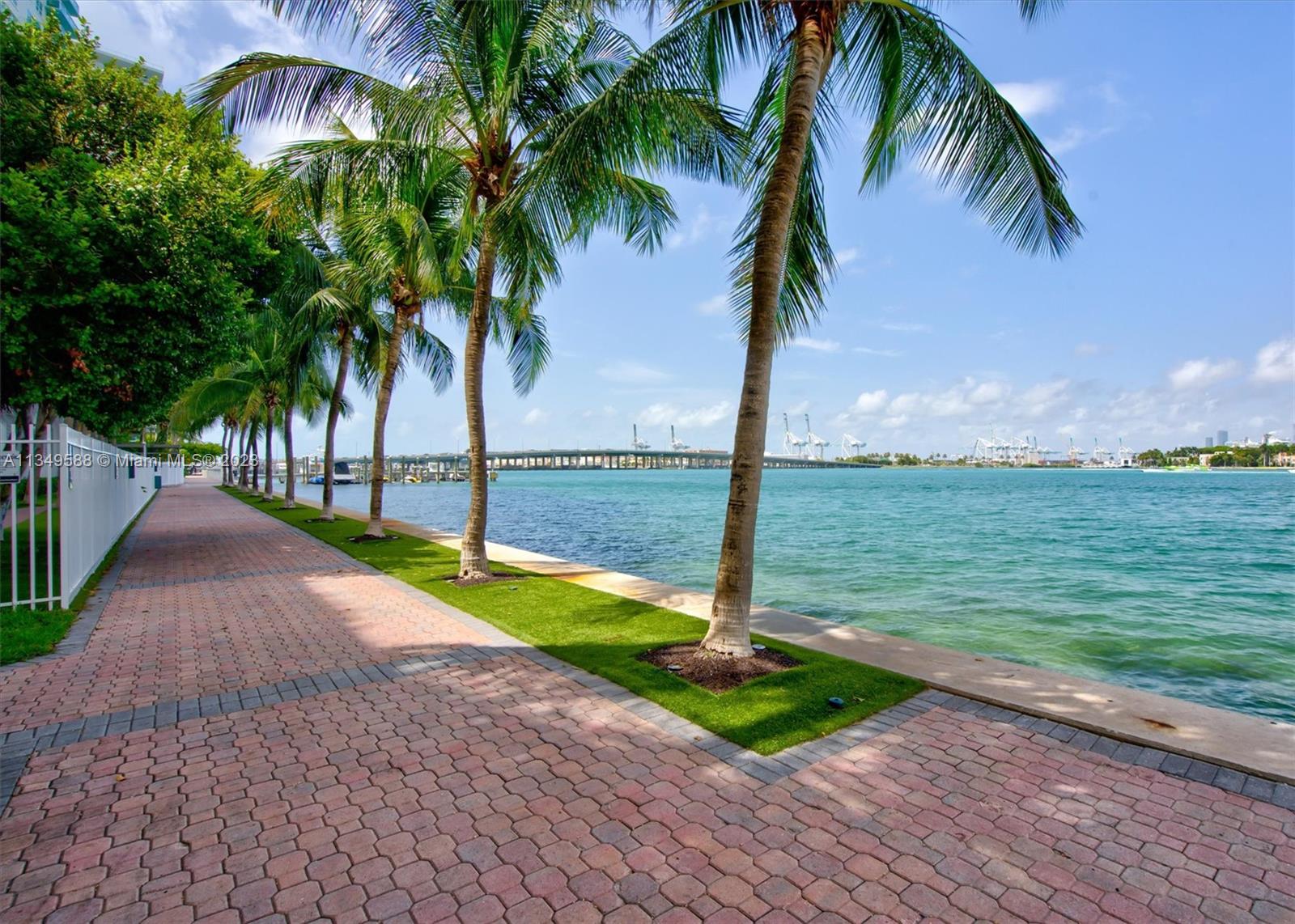 THE FLORIDIAN CONDO - Residential Lease