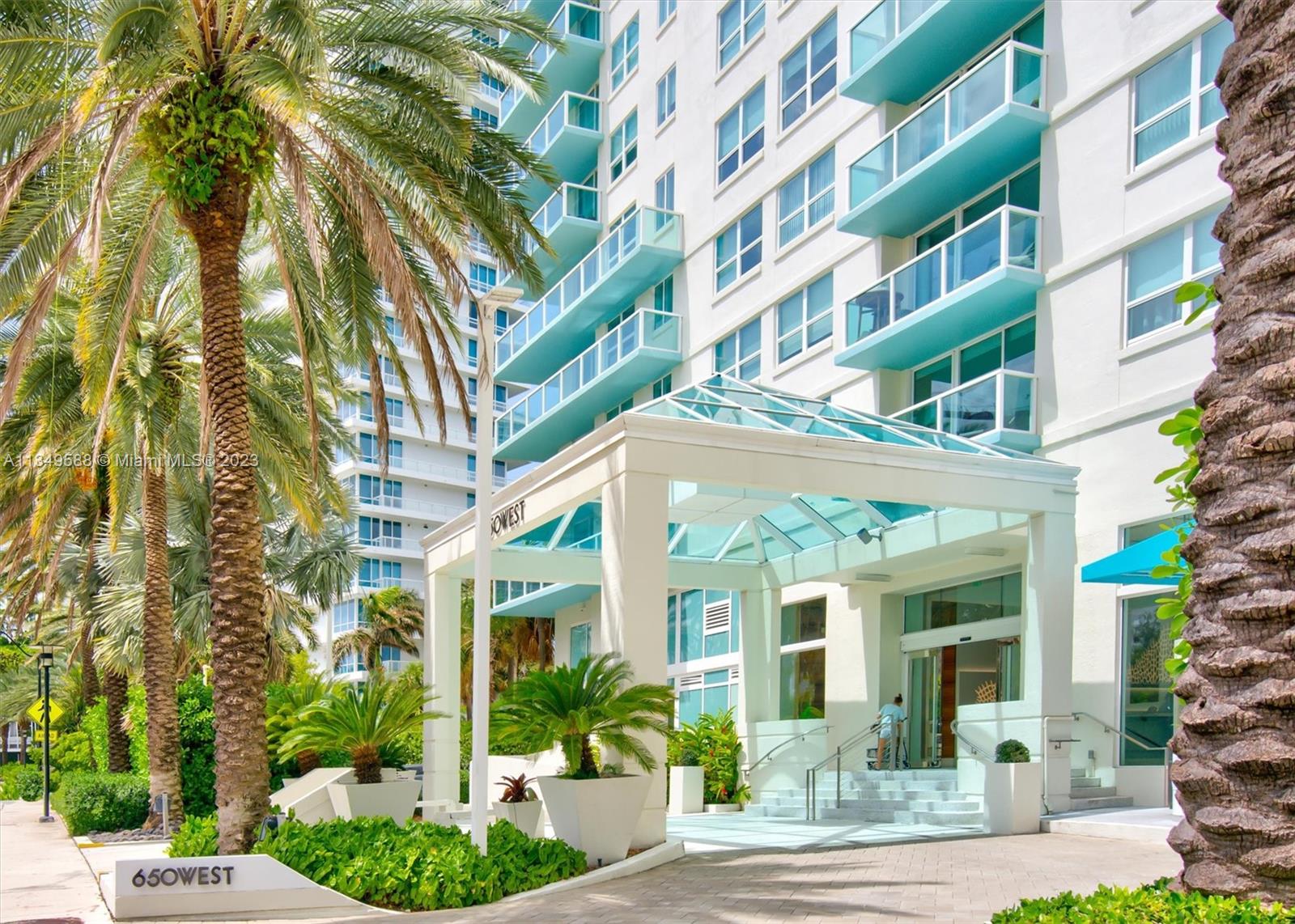 THE FLORIDIAN CONDO - Residential Lease