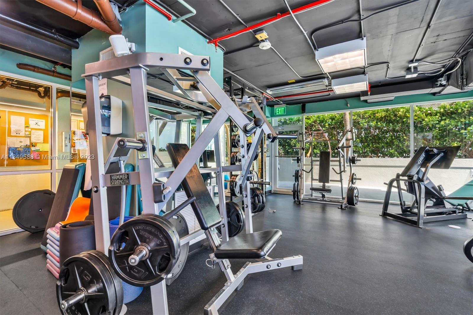 THE FLORIDIAN CONDO - Residential Lease