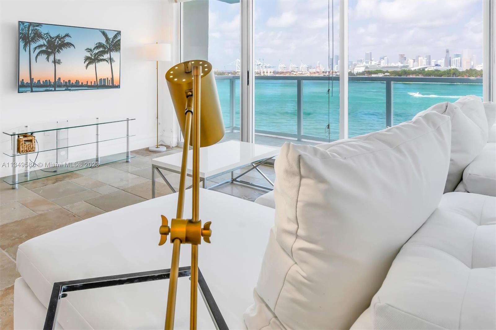 THE FLORIDIAN CONDO - Residential Lease