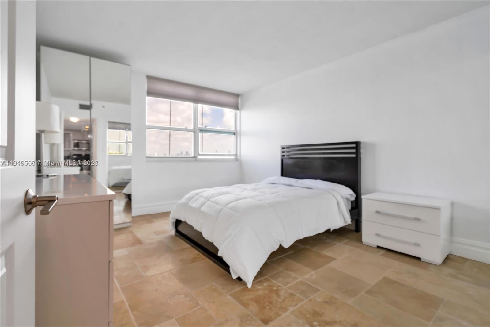 THE FLORIDIAN CONDO - Residential Lease