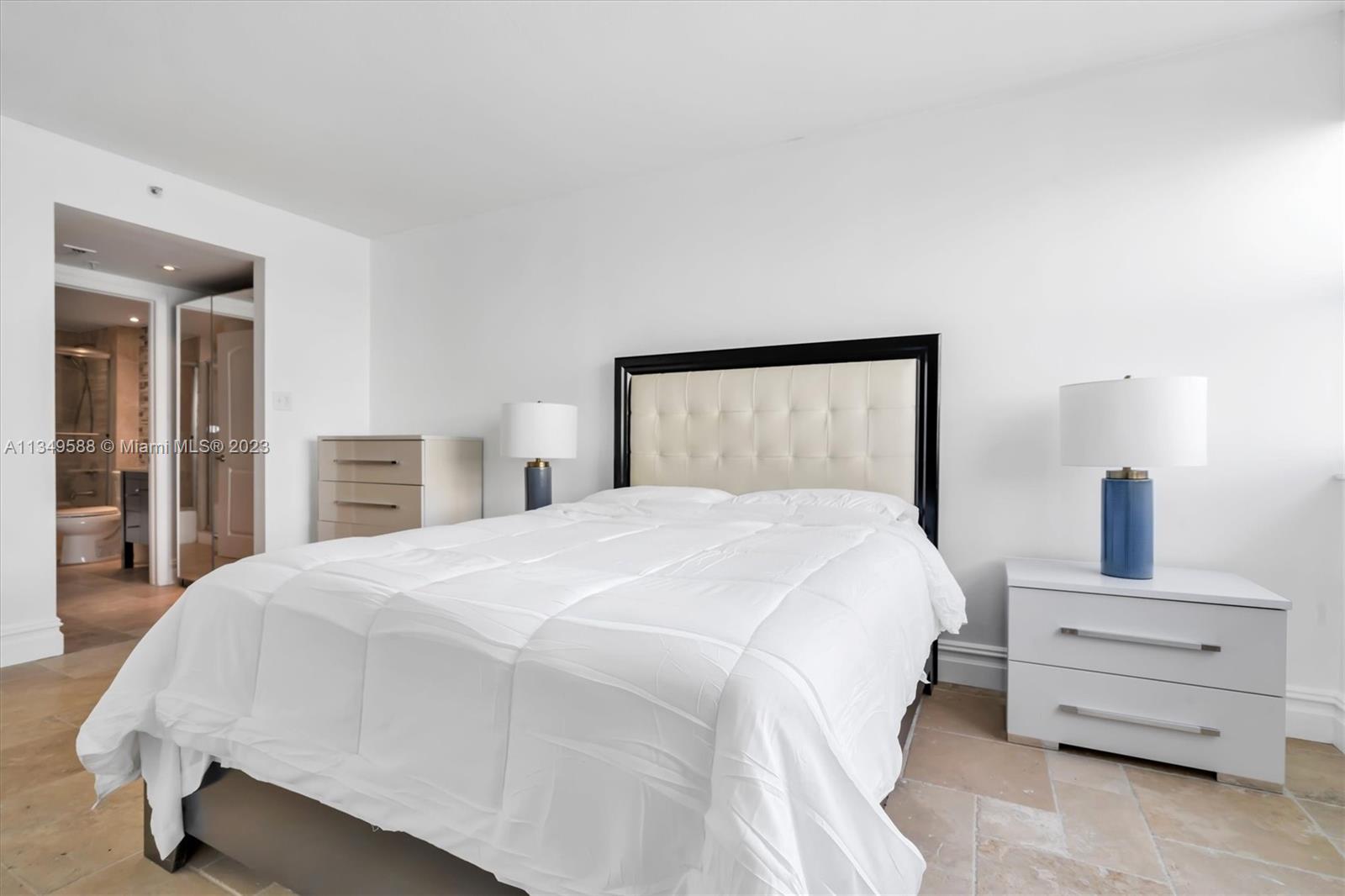 THE FLORIDIAN CONDO - Residential Lease