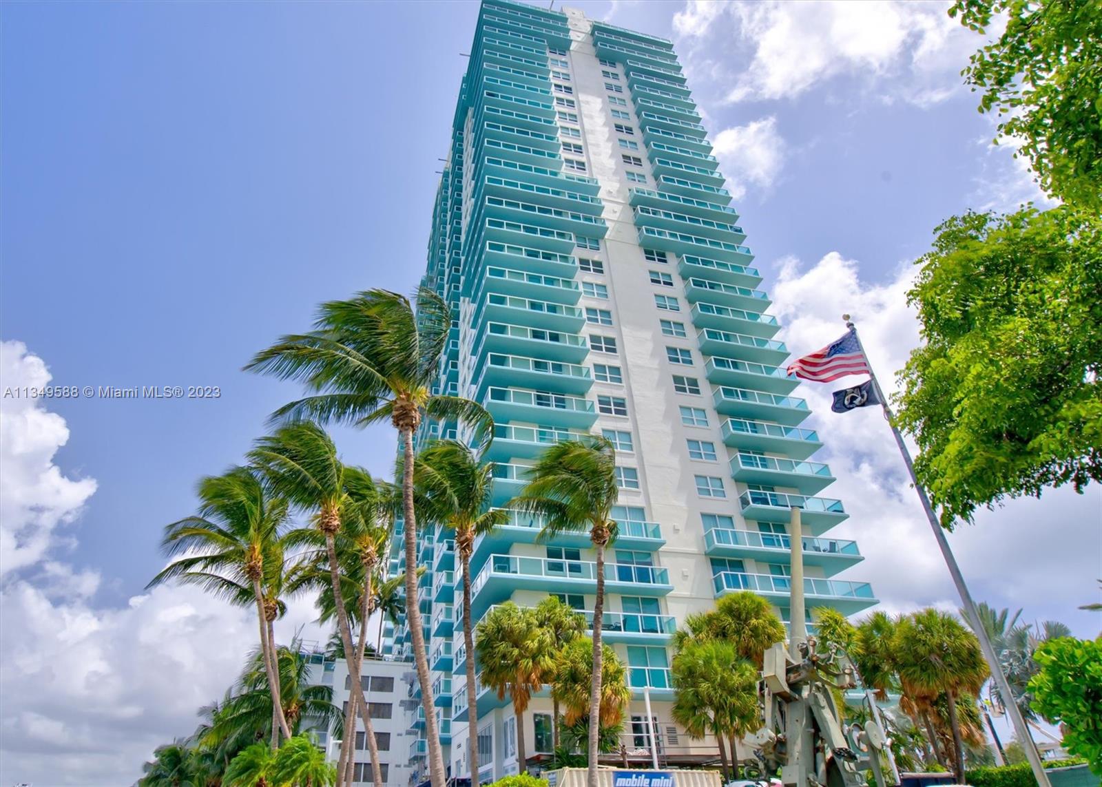 THE FLORIDIAN CONDO - Residential Lease