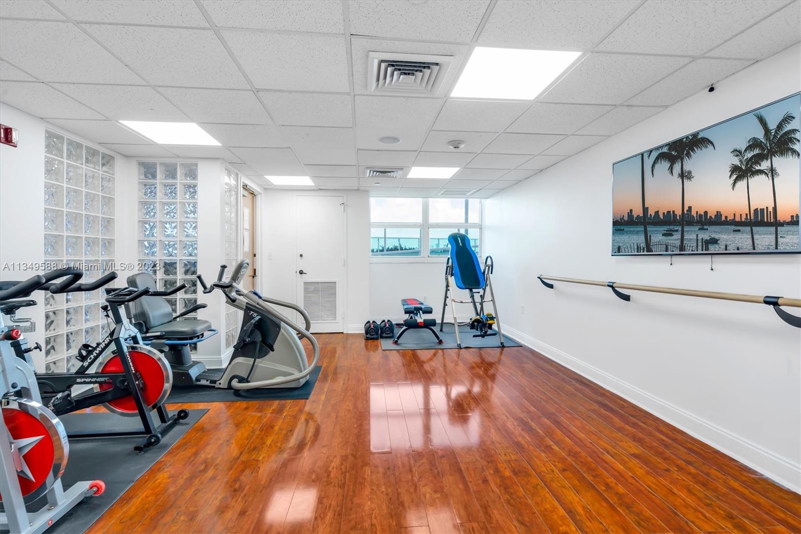 THE FLORIDIAN CONDO - Residential Lease