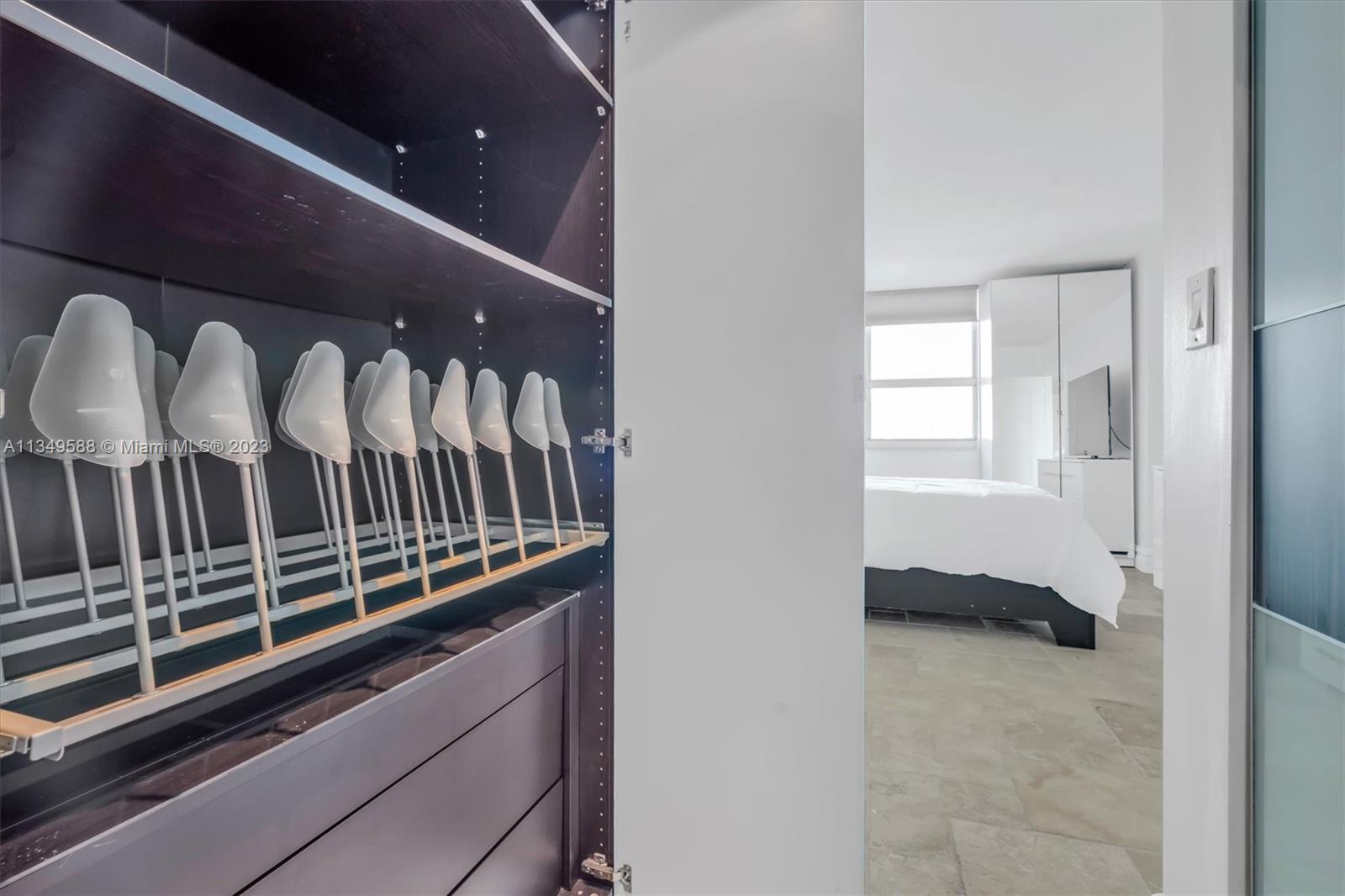 THE FLORIDIAN CONDO - Residential Lease