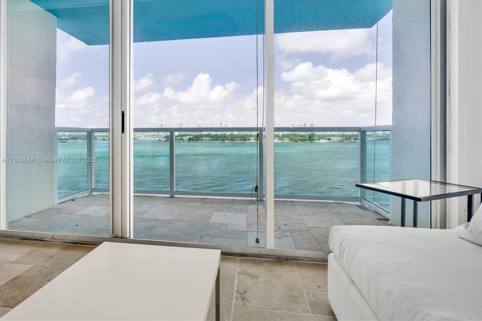 THE FLORIDIAN CONDO - Residential Lease