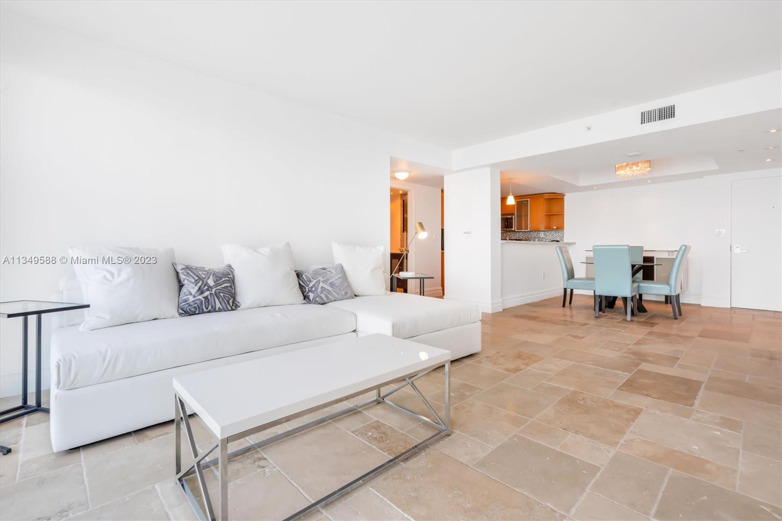 THE FLORIDIAN CONDO - Residential Lease