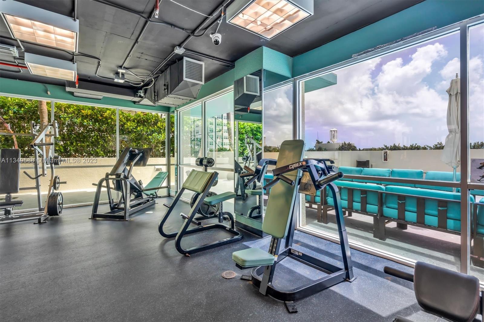 THE FLORIDIAN CONDO - Residential Lease