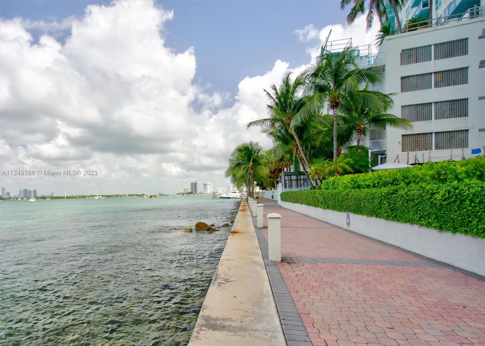 THE FLORIDIAN CONDO - Residential Lease