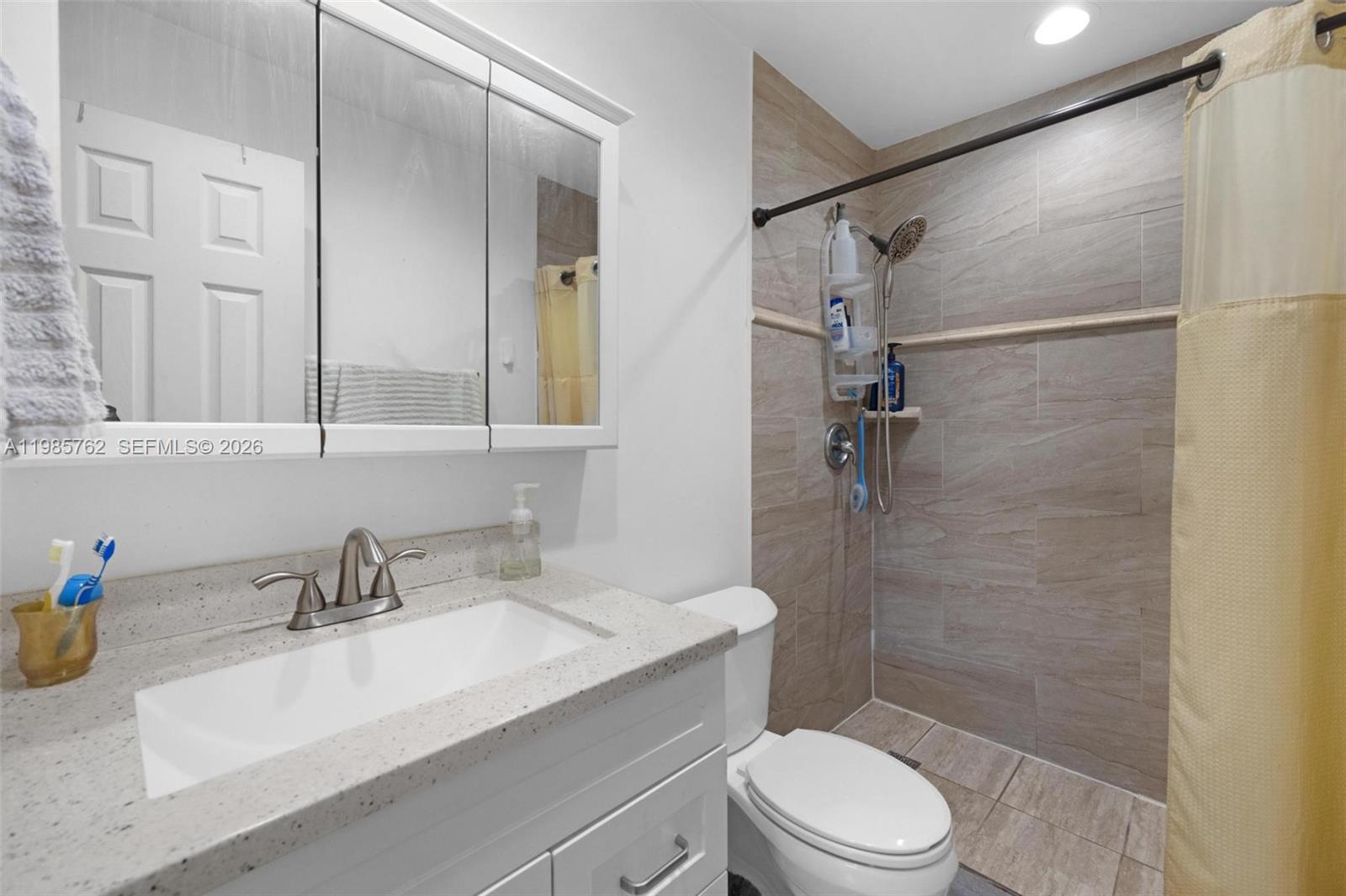 NOVA HILLS CONDOMINIUM 2 - Residential