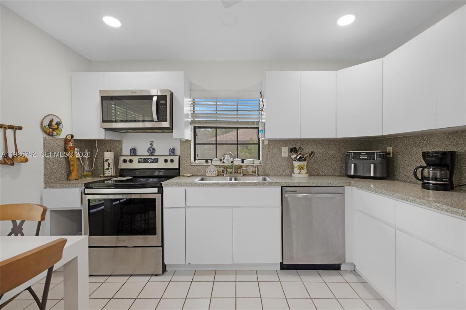 NOVA HILLS CONDOMINIUM 2 - Residential