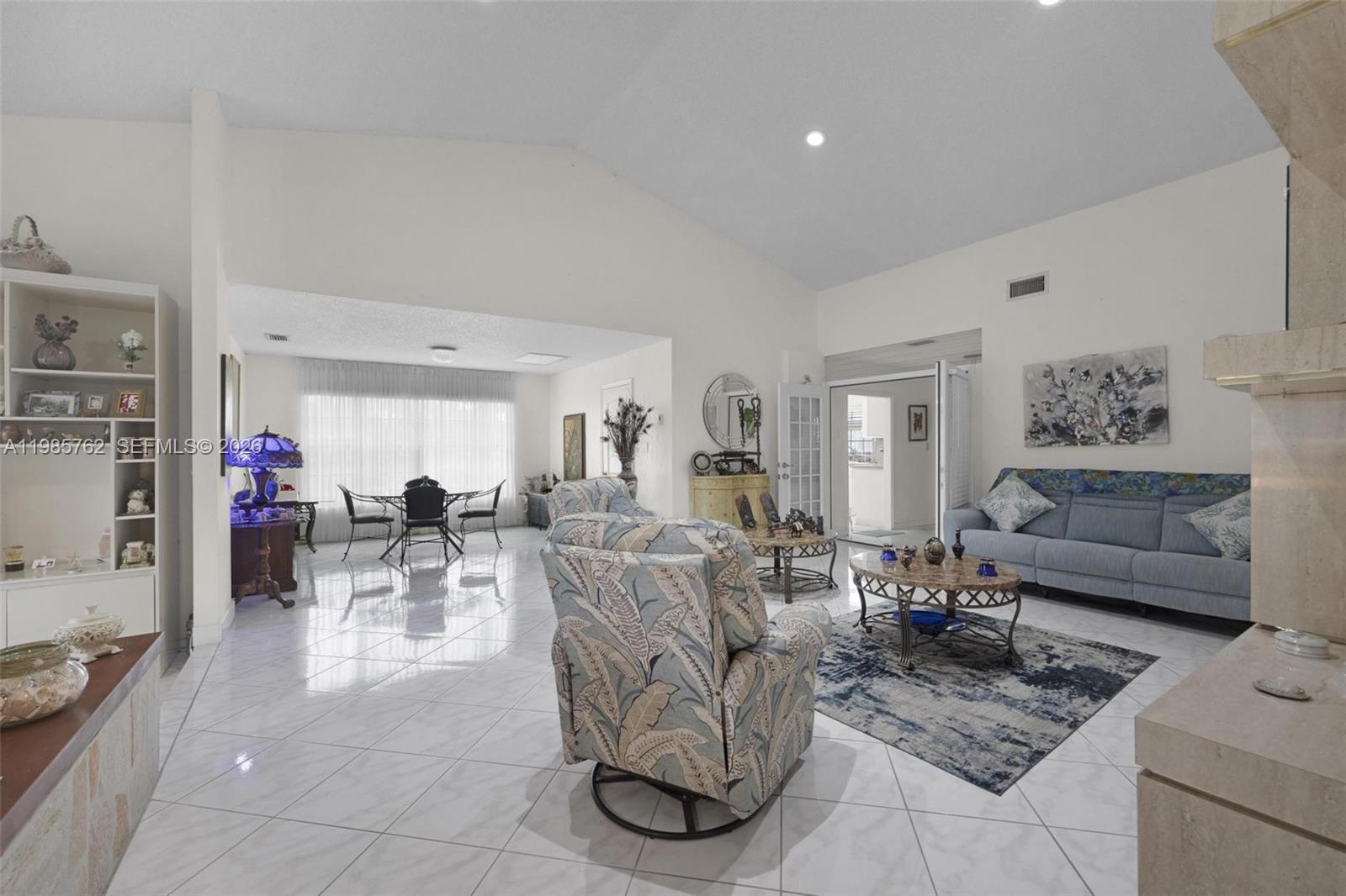 NOVA HILLS CONDOMINIUM 2 - Residential