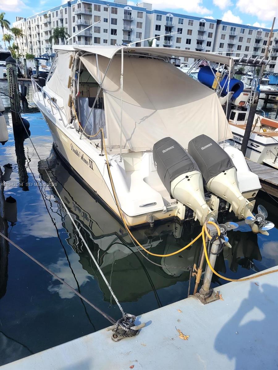 RIVER RUN YACHT CLUB COND - Land