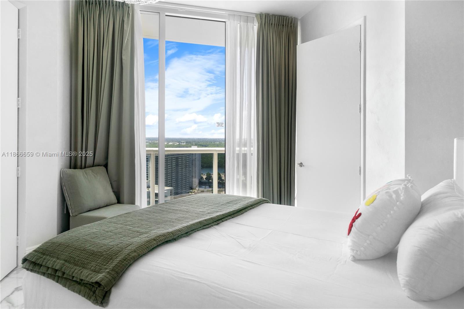 TDR TOWER III CONDO - Residential