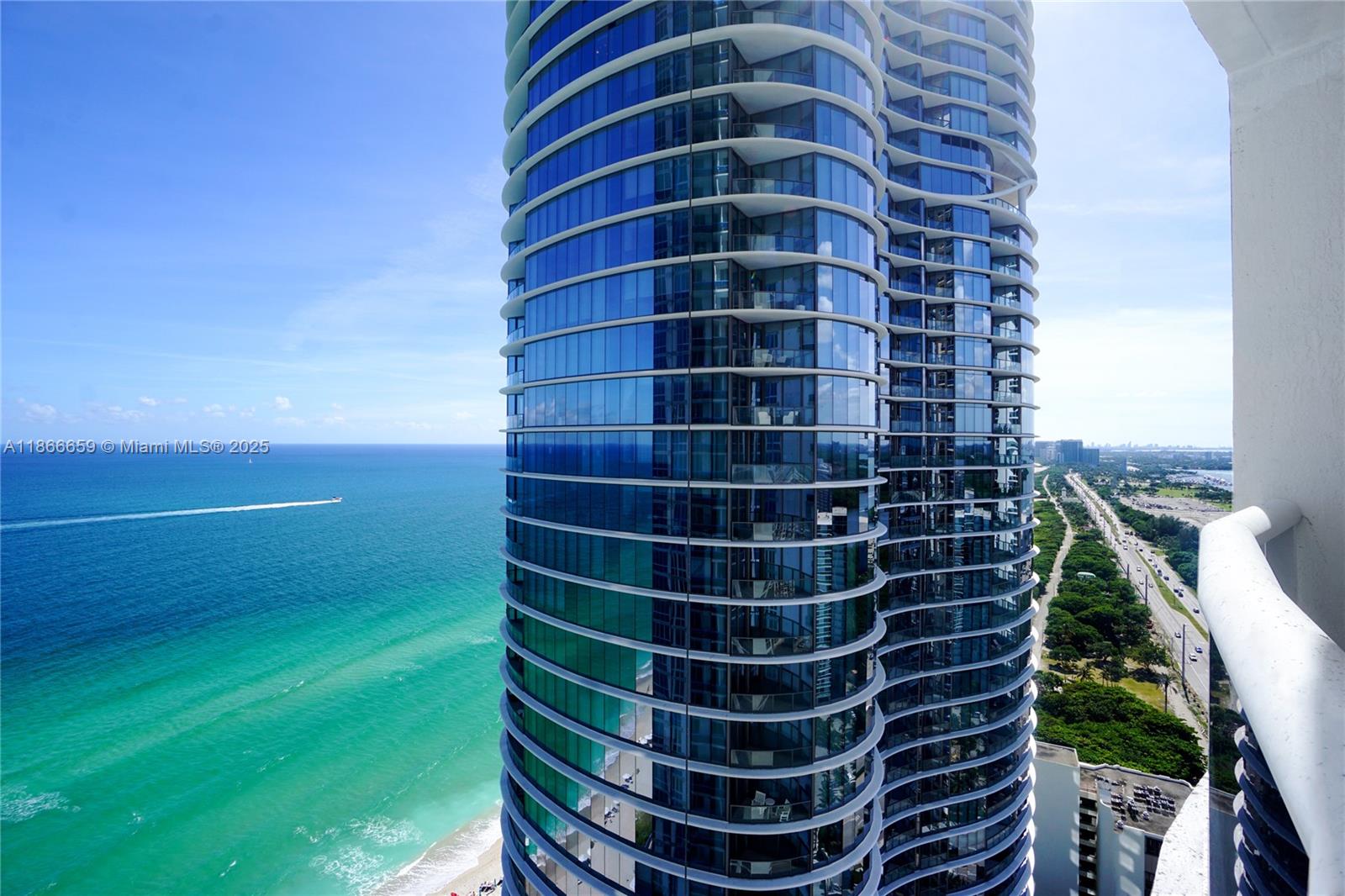 TDR TOWER III CONDO - Residential