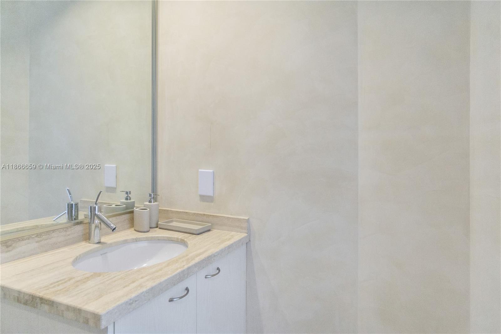 TDR TOWER III CONDO - Residential