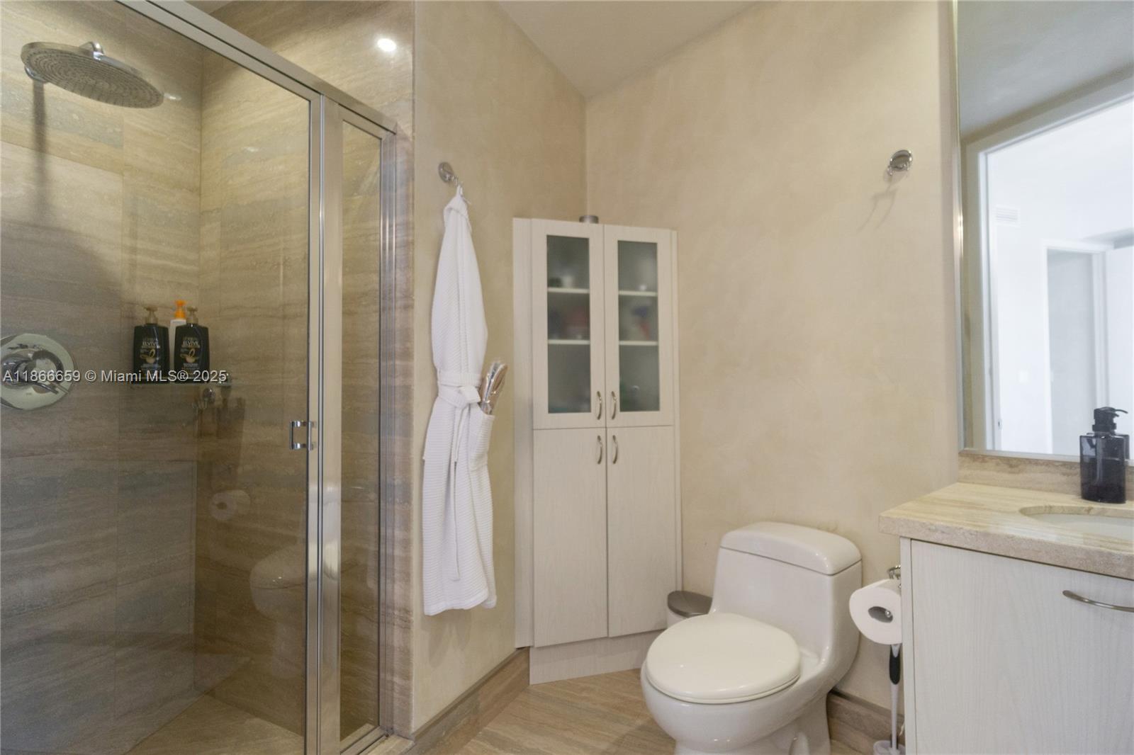 TDR TOWER III CONDO - Residential