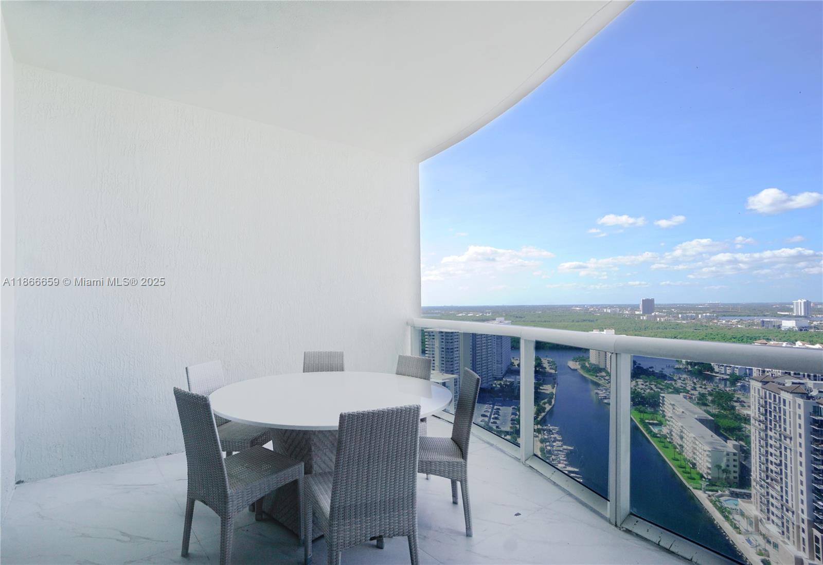 TDR TOWER III CONDO - Residential