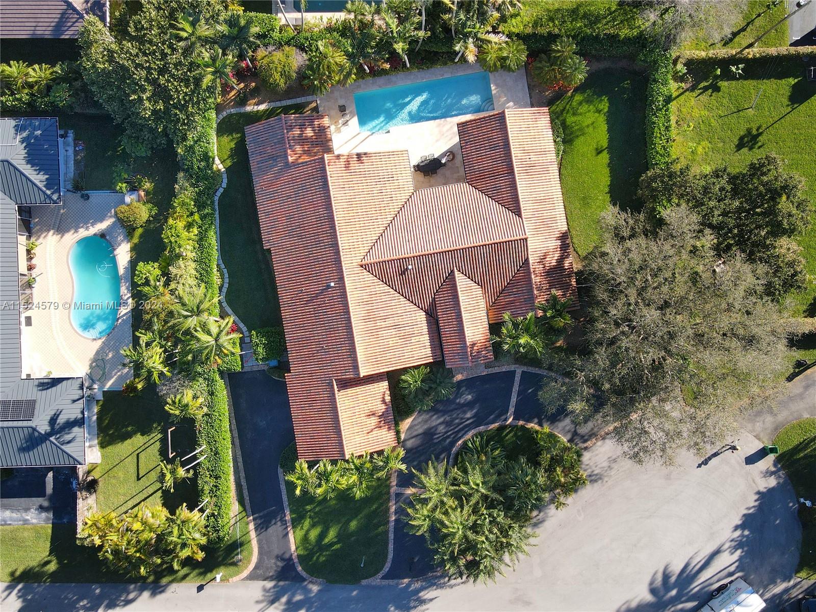 PINE BAY ESTATES SOUTH - Residential