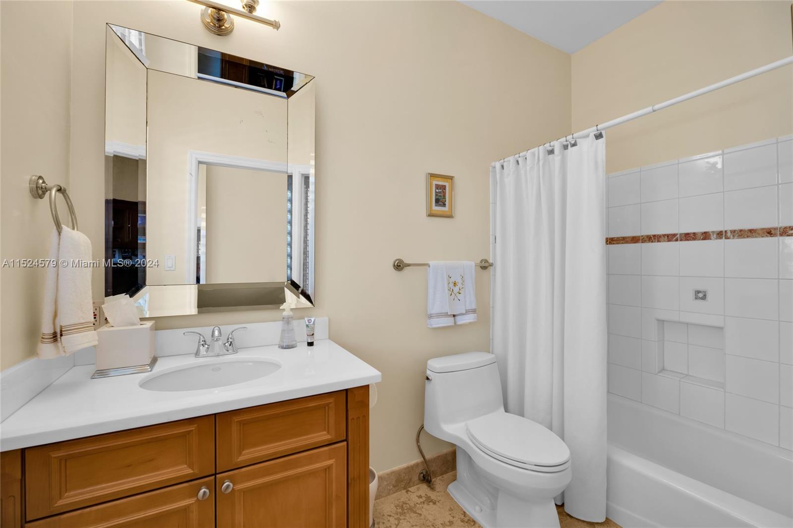 PINE BAY ESTATES SOUTH - Residential