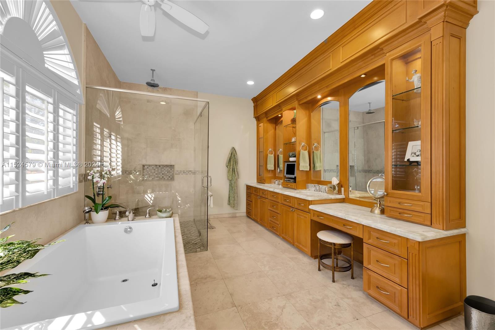 PINE BAY ESTATES SOUTH - Residential