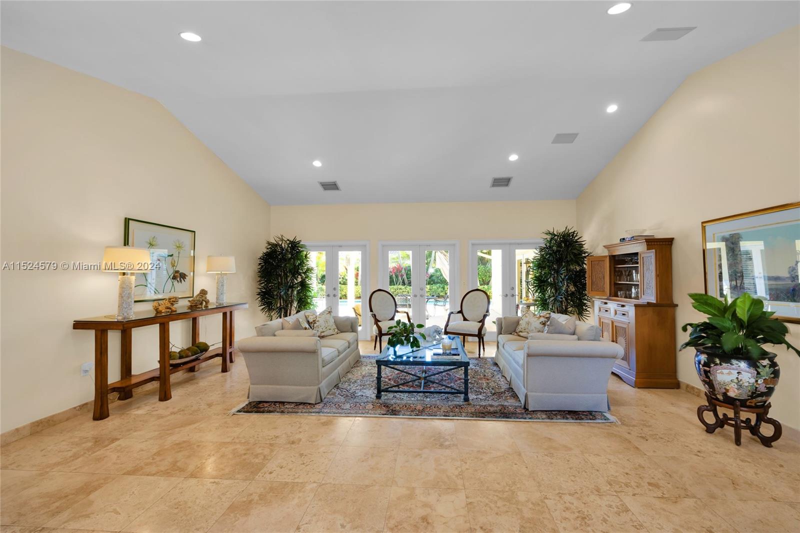 PINE BAY ESTATES SOUTH - Residential